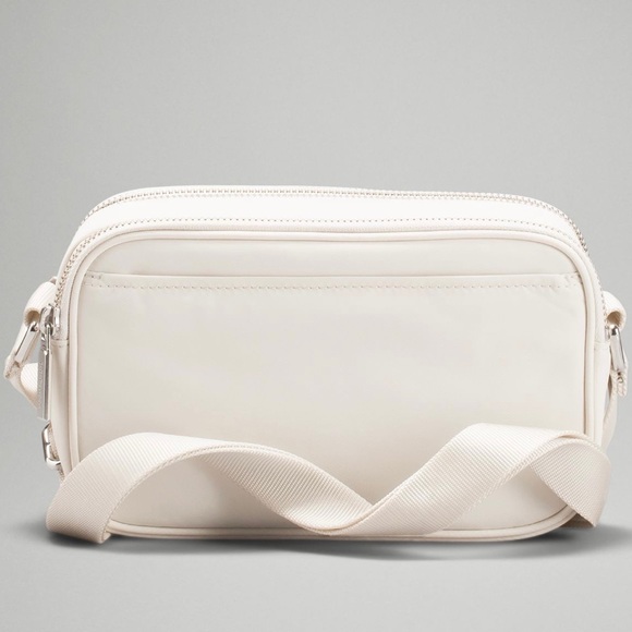 HTF Lululemon Camera Crossbody Bag - Picture 3 of 8